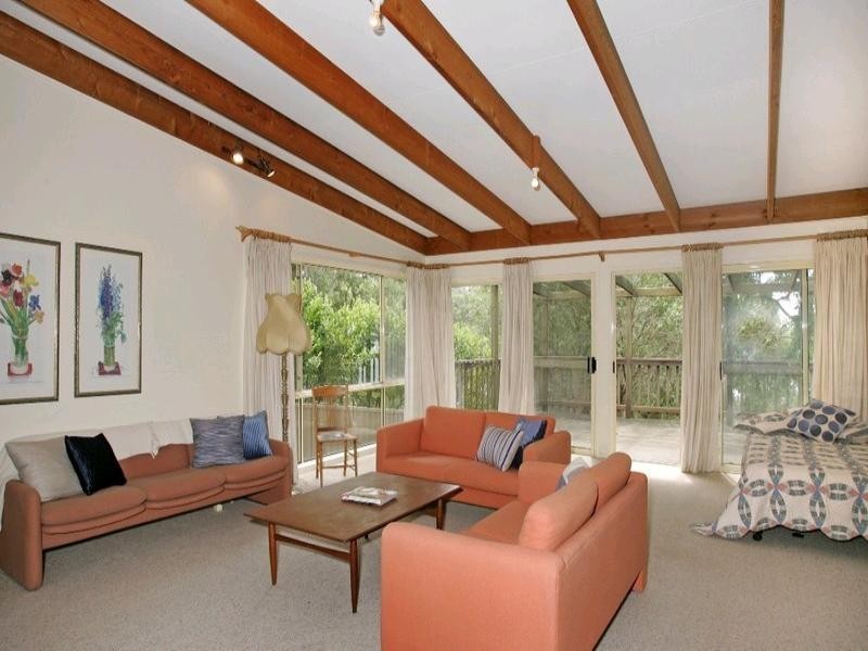 63 Sunrise Avenue, Budgewoi NSW 2262