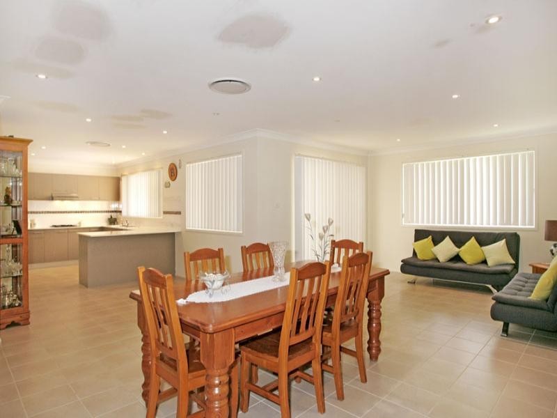 127 Orchid Way, Wadalba NSW 2259