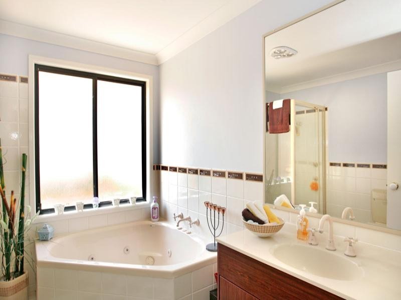 1 Lupin Close, Woongarrah NSW 2259