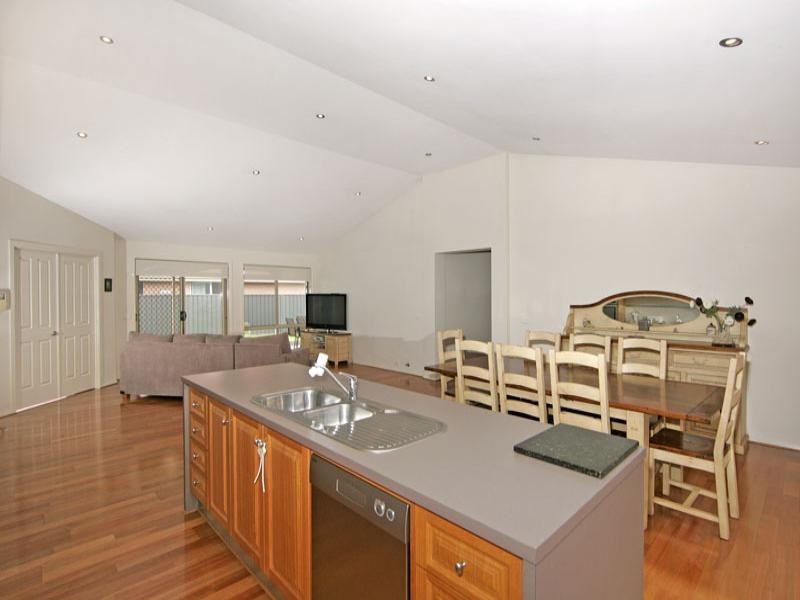 8 Flora Place, Hamlyn Terrace NSW 2259