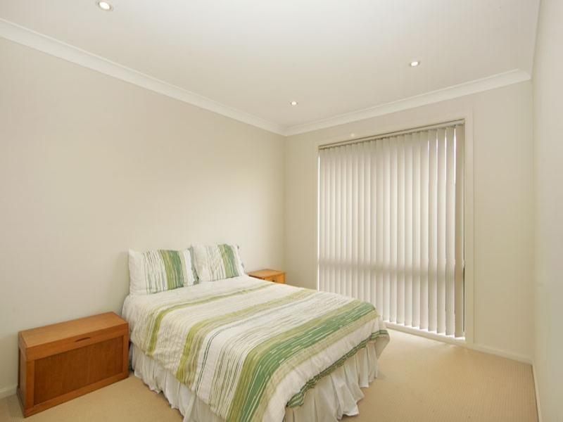 8 Flora Place, Hamlyn Terrace NSW 2259
