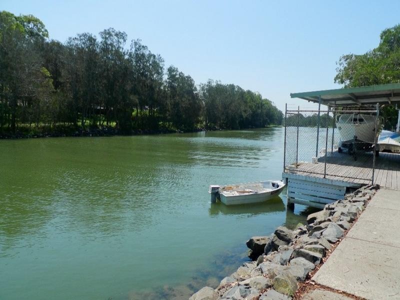 10 Ocean Street, Budgewoi NSW 2262