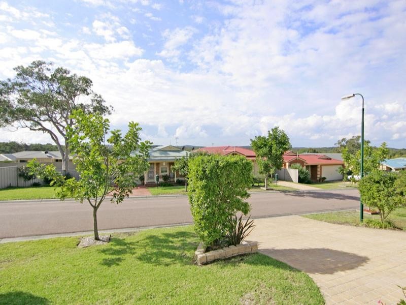 11 Winchester Drive, Lake Munmorah NSW 2259