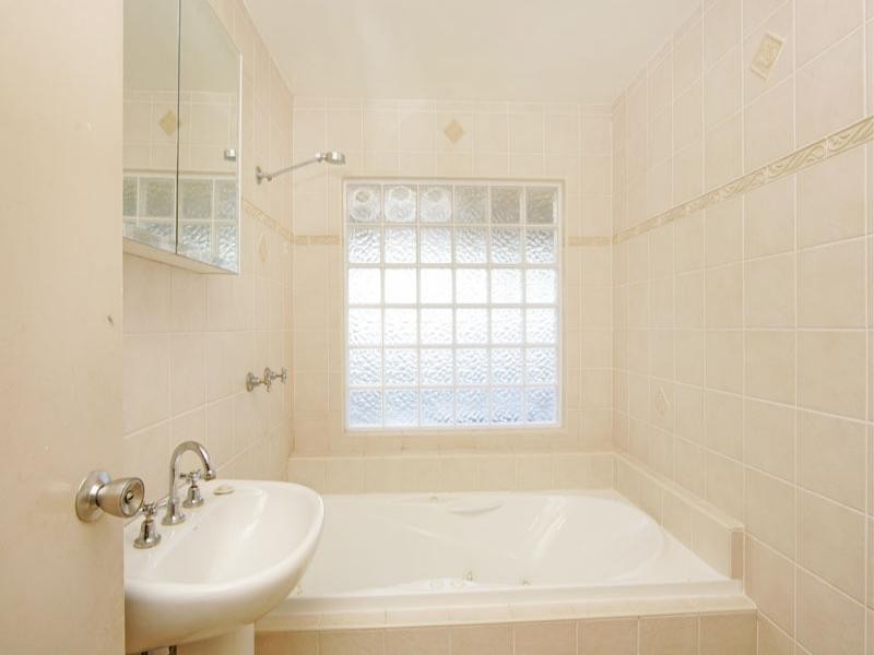 5 Tingira Avenue, Charmhaven NSW 2263