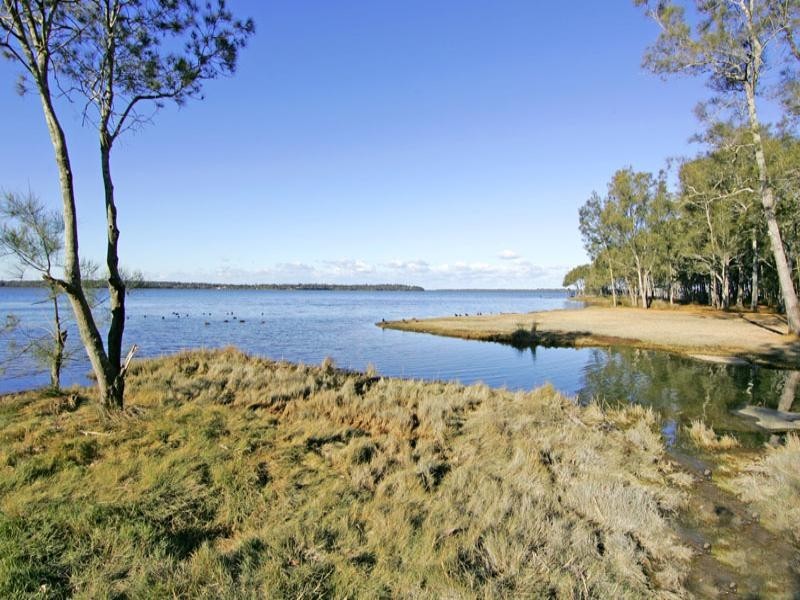 5 Tingira Avenue, Charmhaven NSW 2263