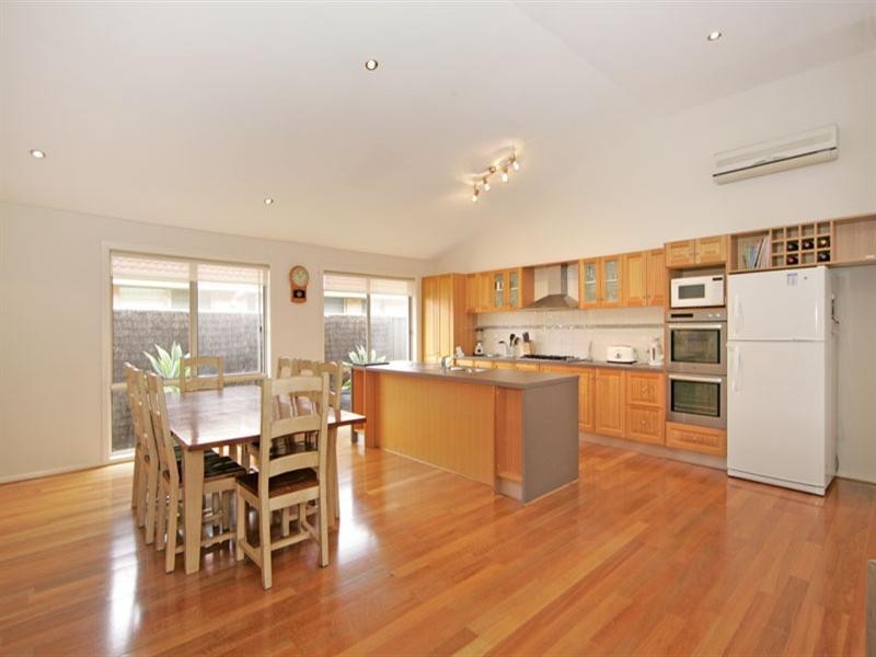 8 Flora Place, Hamlyn Terrace NSW 2259