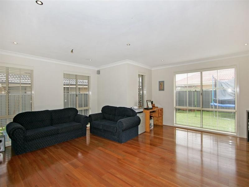 8 Flora Place, Hamlyn Terrace NSW 2259