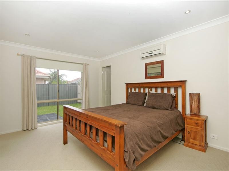 8 Flora Place, Hamlyn Terrace NSW 2259