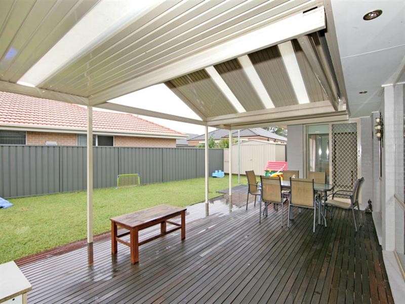 8 Flora Place, Hamlyn Terrace NSW 2259