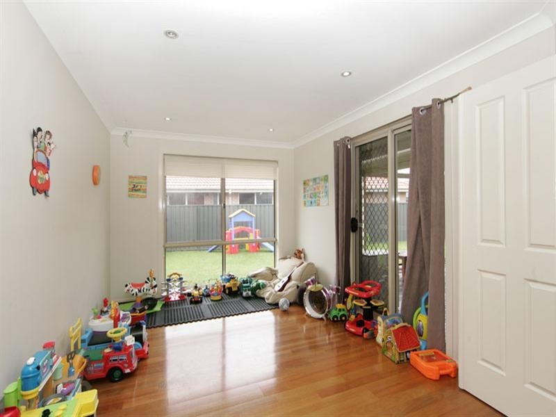 8 Flora Place, Hamlyn Terrace NSW 2259