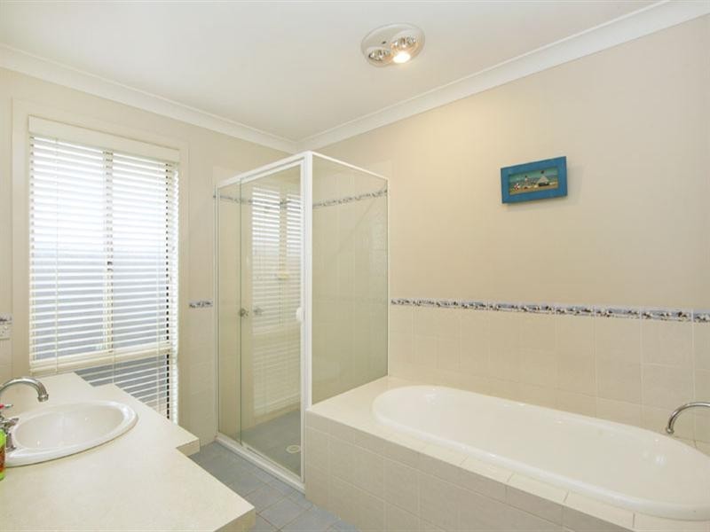 8 Flora Place, Hamlyn Terrace NSW 2259