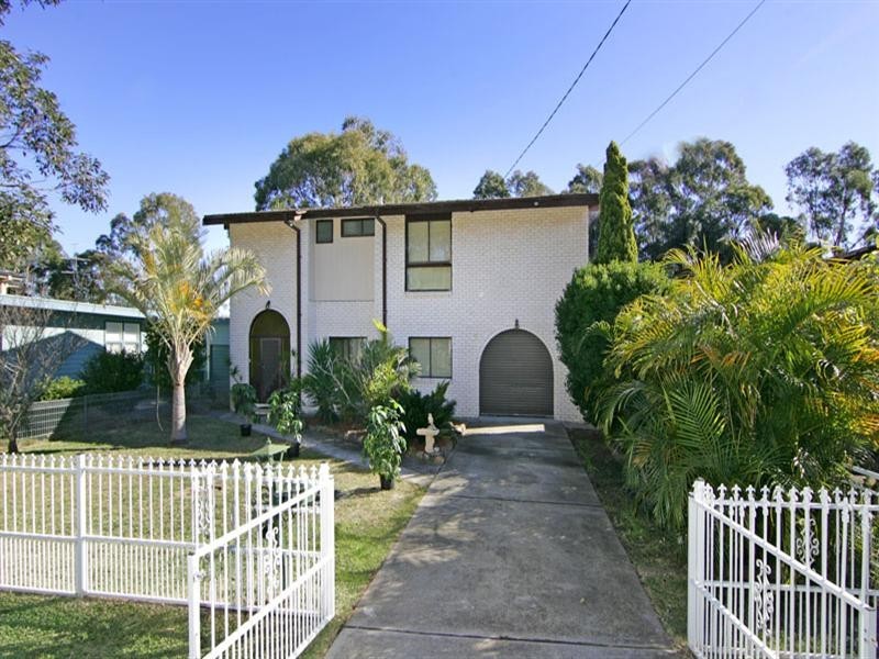 50 Teragalin Drive, Chain Valley Bay NSW 2259
