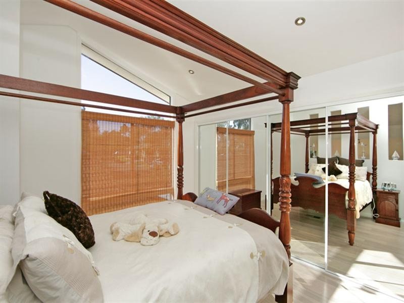50 Teragalin Drive, Chain Valley Bay NSW 2259
