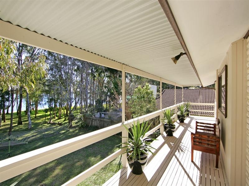 50 Teragalin Drive, Chain Valley Bay NSW 2259