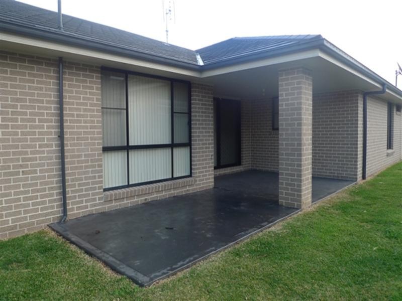 4 Kooringal Avenue, Woongarrah NSW 2259