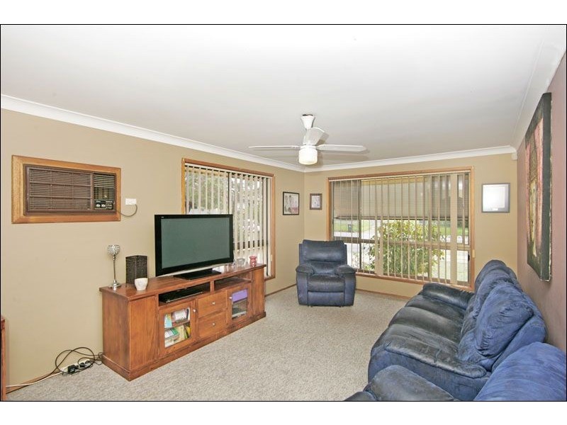 45 Cornwall Avenue, Gorokan NSW 2263