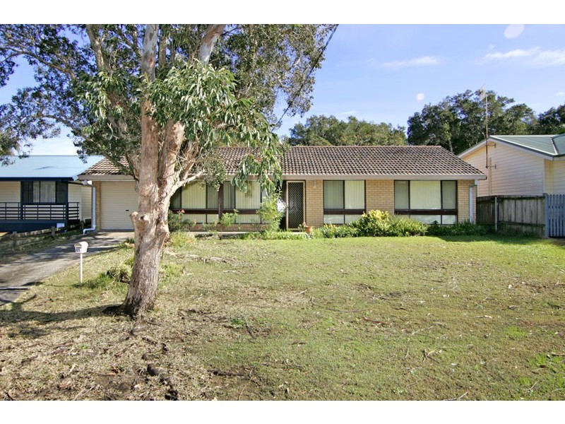 11 Paterson Street, Norah Head NSW 2263