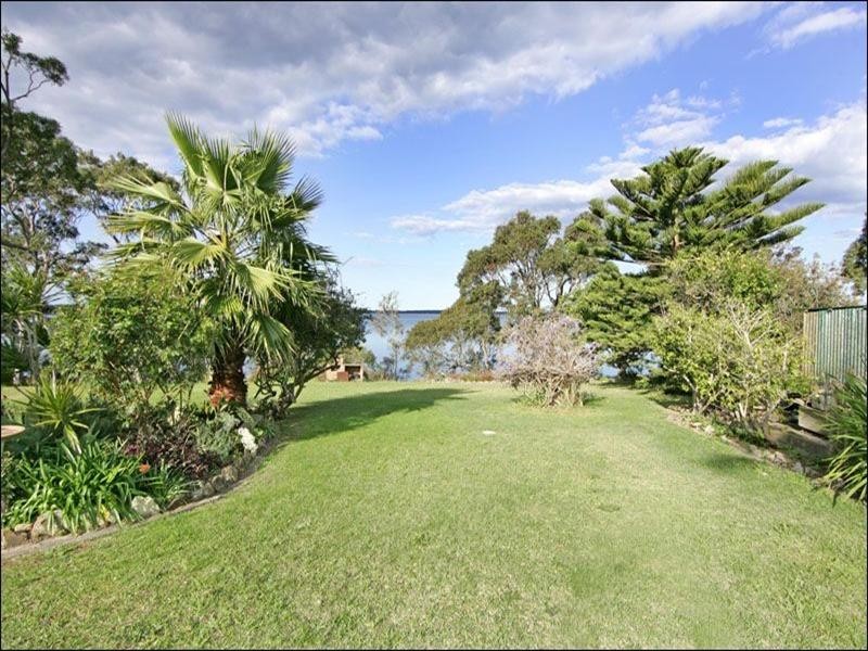 72 Tuggerawong Road, Wyongah NSW 2259