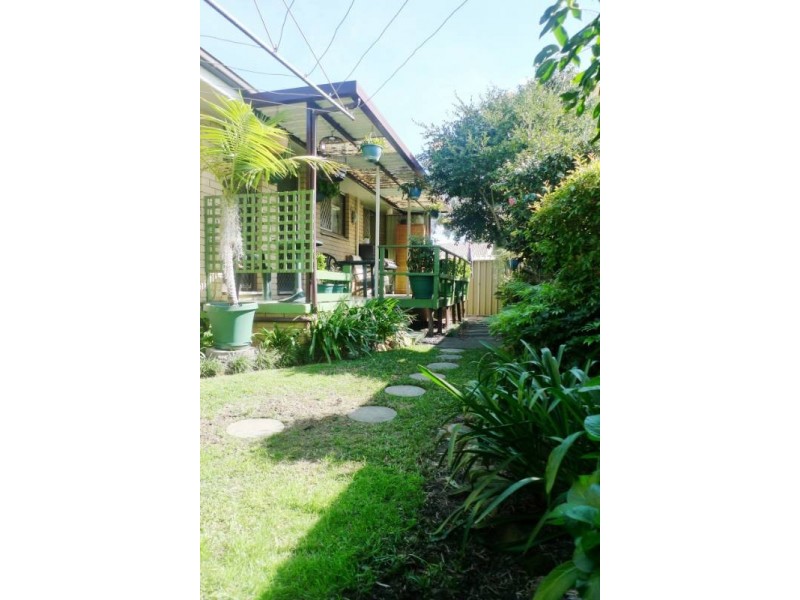 1 Marks Road, Gorokan NSW 2263