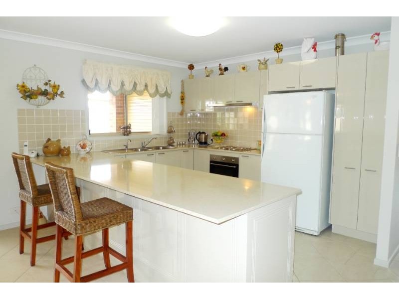64 Piper Drive, Hamlyn Terrace NSW 2259