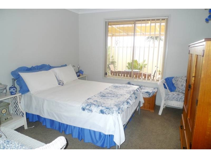 64 Piper Drive, Hamlyn Terrace NSW 2259