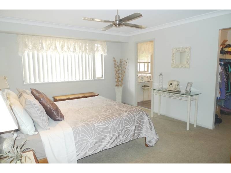 64 Piper Drive, Hamlyn Terrace NSW 2259
