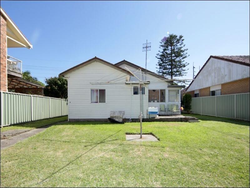 93 Main Road, Toukley NSW 2263