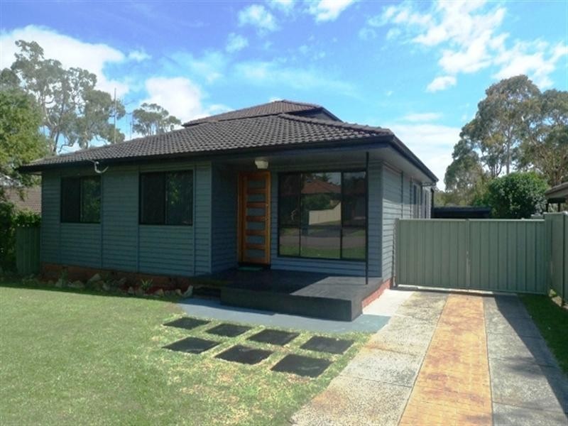 17 Avonlea Avenue, Gorokan NSW 2263