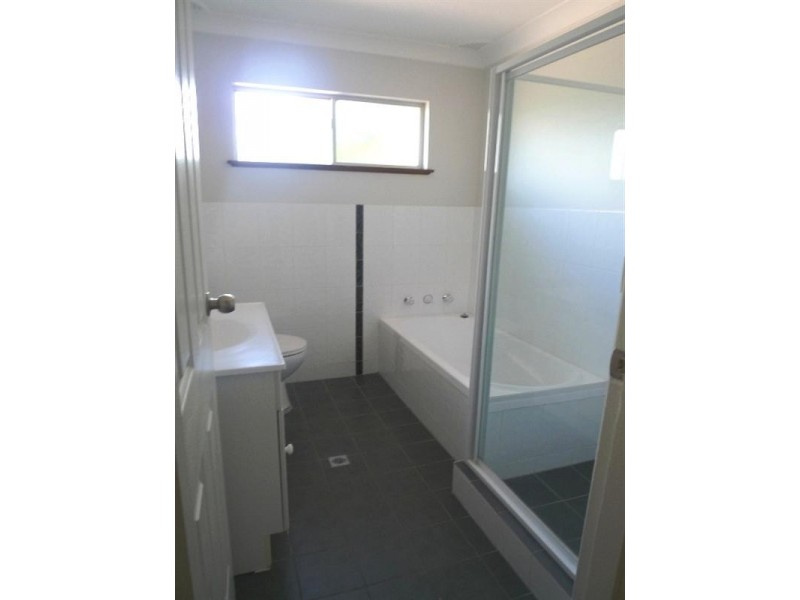 17 Avonlea Avenue, Gorokan NSW 2263