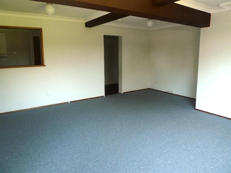 17 Avonlea Avenue, Gorokan NSW 2263