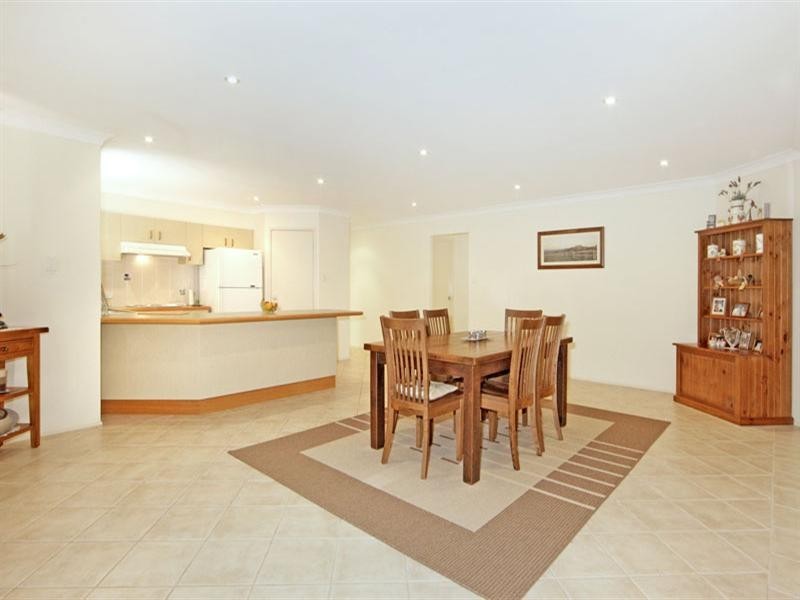 2 Kalele Avenue, Budgewoi NSW 2262