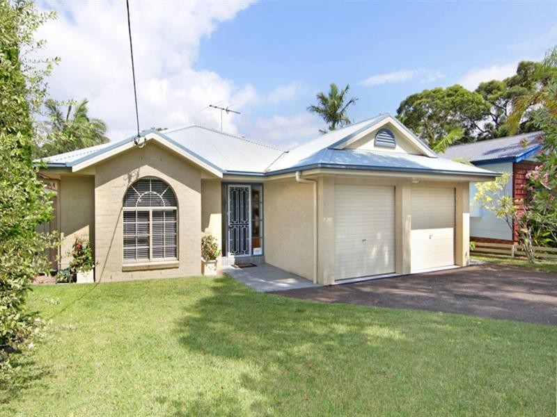 2 Kalele Avenue, Budgewoi NSW 2262