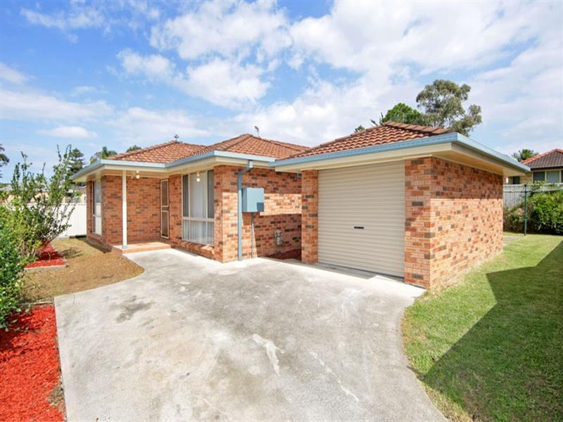 12 Oxford Drive, Lake Haven NSW 2263