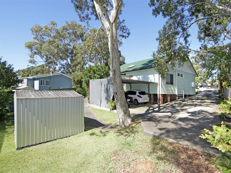 13 Tosca Drive, Gorokan NSW 2263