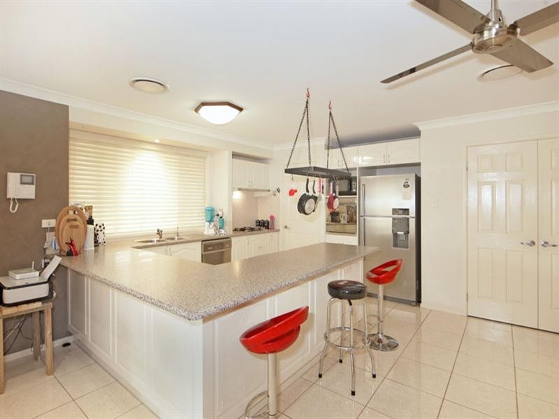 80 Mountain View Drive, Woongarrah NSW 2259