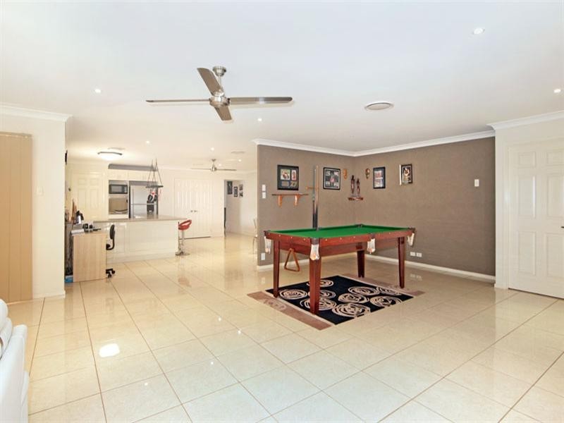 80 Mountain View Drive, Woongarrah NSW 2259