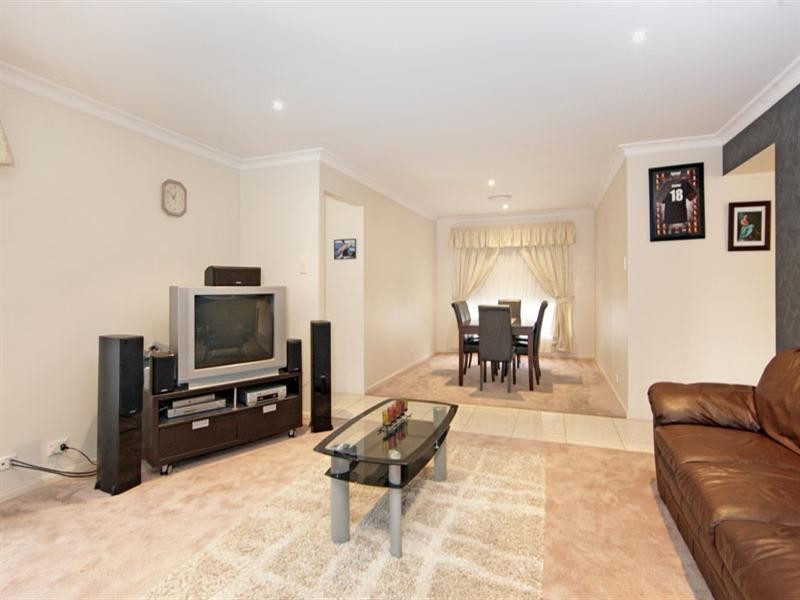 80 Mountain View Drive, Woongarrah NSW 2259