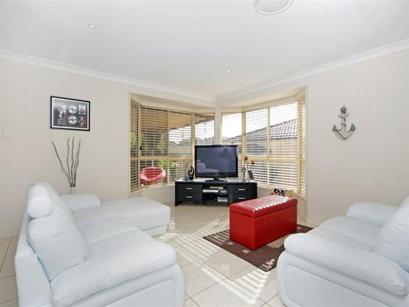 80 Mountain View Drive, Woongarrah NSW 2259