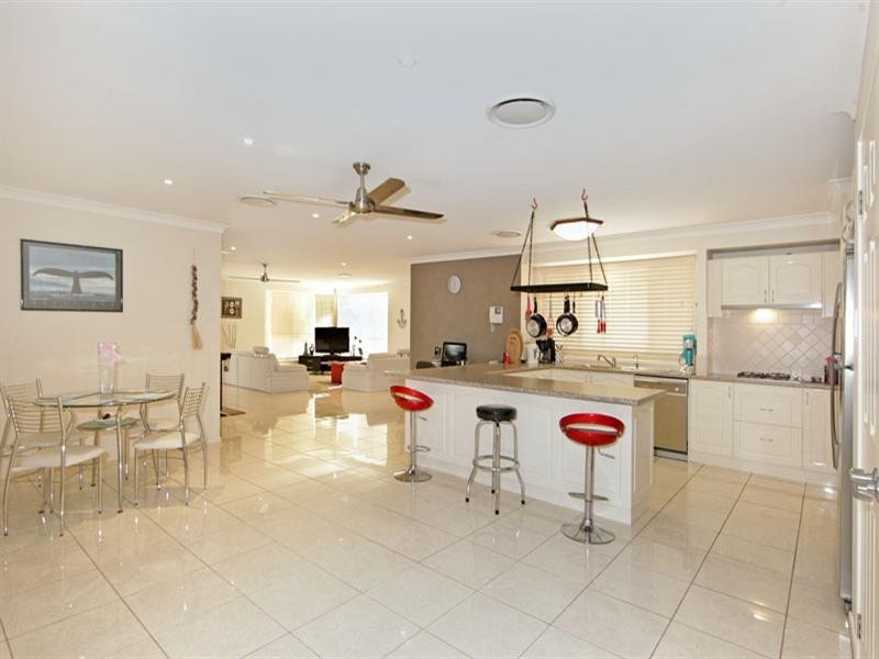 80 Mountain View Drive, Woongarrah NSW 2259