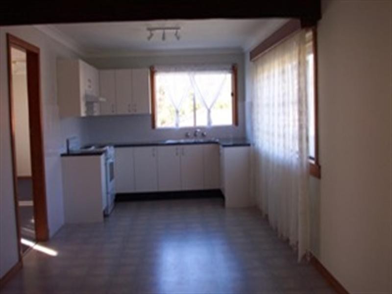 10 Famata Avenue, Blue Haven NSW 2262