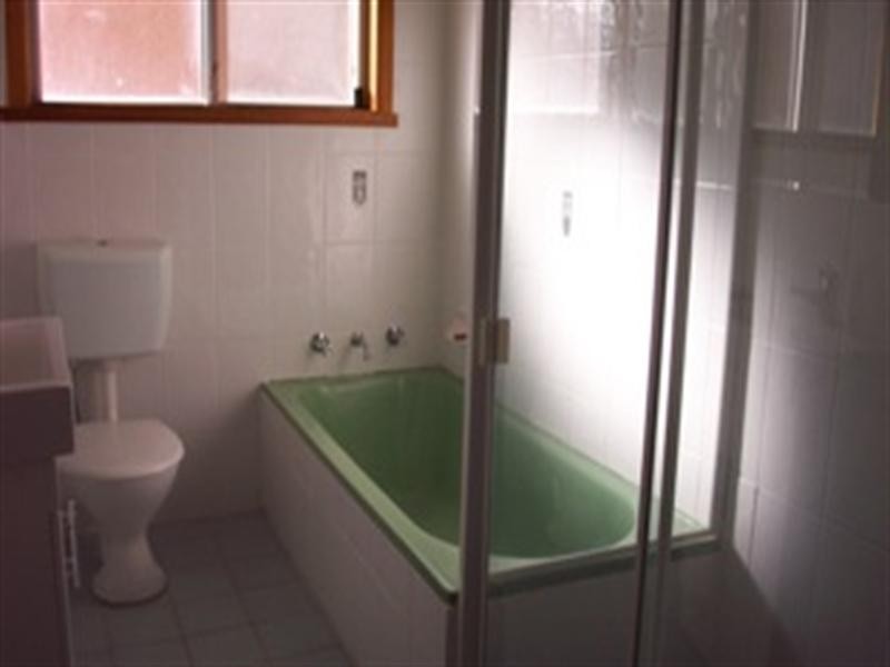 10 Famata Avenue, Blue Haven NSW 2262