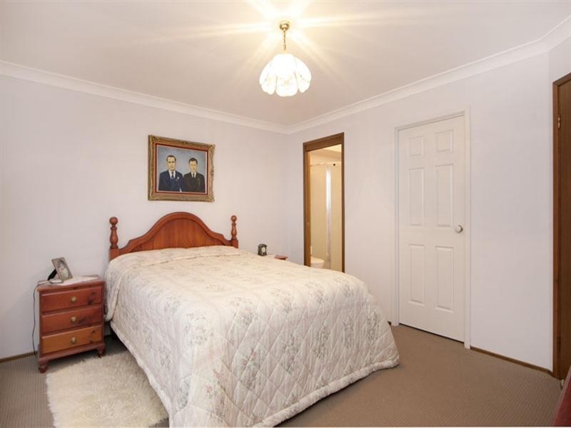 5 Oxford Drive, Lake Haven NSW 2263