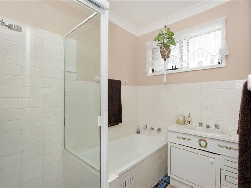 6 Taloma Street, Gorokan NSW 2263