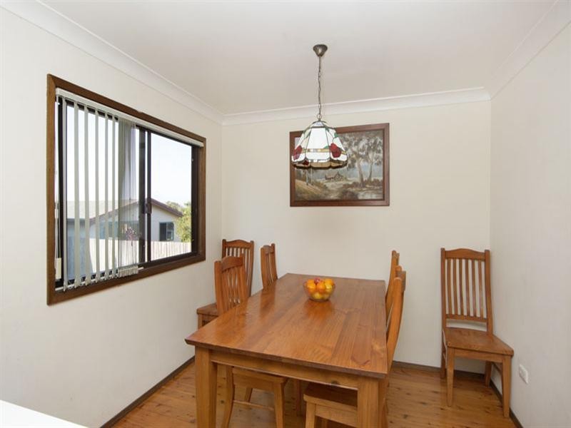 17 Suffolk Street, Gorokan NSW 2263