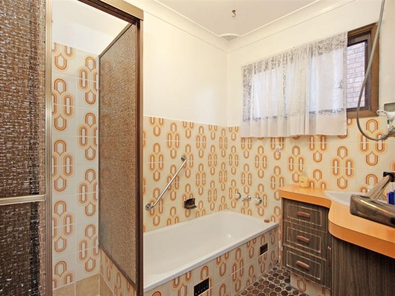 17 Suffolk Street, Gorokan NSW 2263