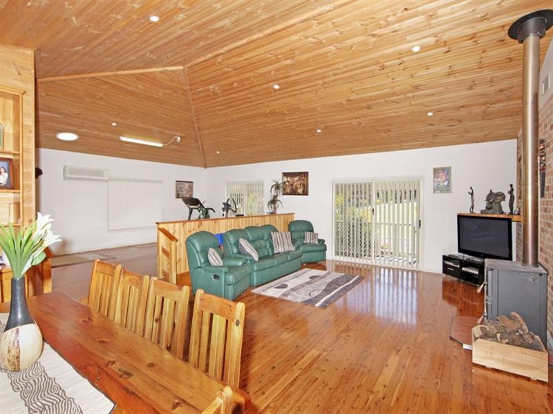 447 Hue Hue Road, Jilliby NSW 2259