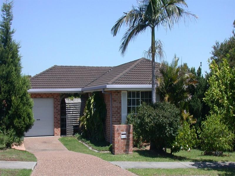 6 Gavin Way, Lake Haven NSW 2263