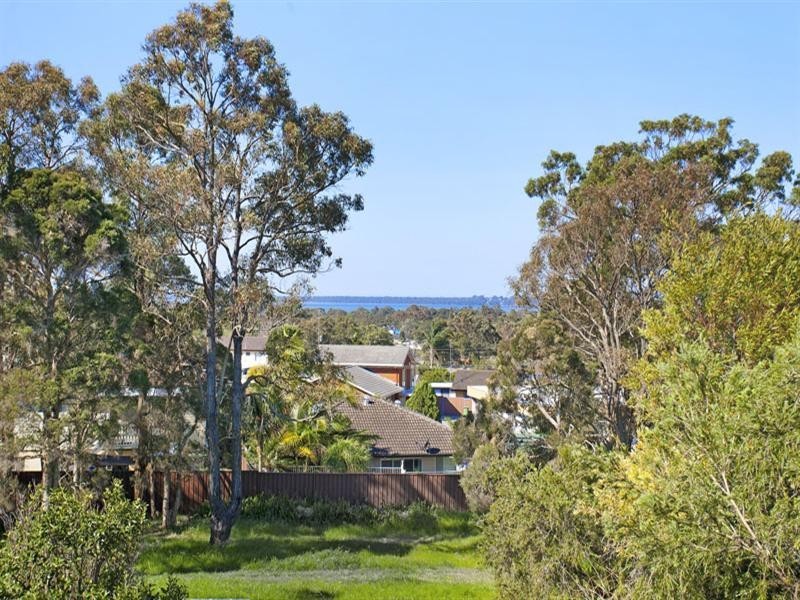 25 Grandview Parade, Gorokan NSW 2263