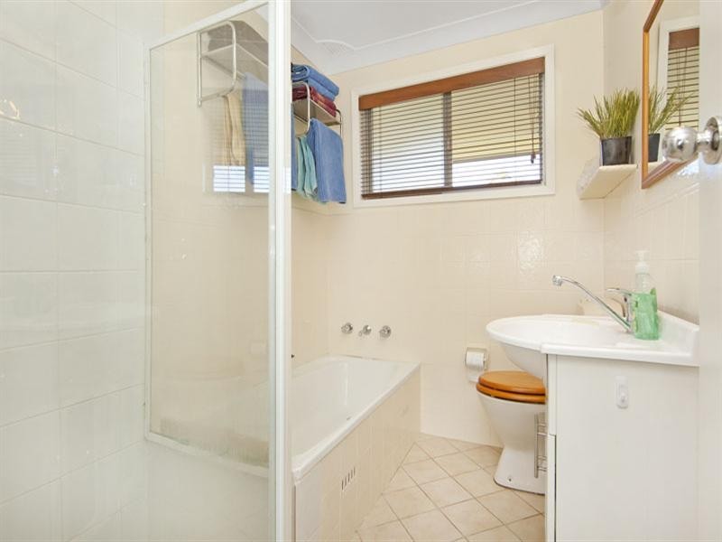 25 Grandview Parade, Gorokan NSW 2263