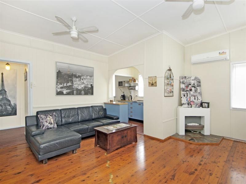 1 Anembo Avenue, Summerland Point NSW 2259